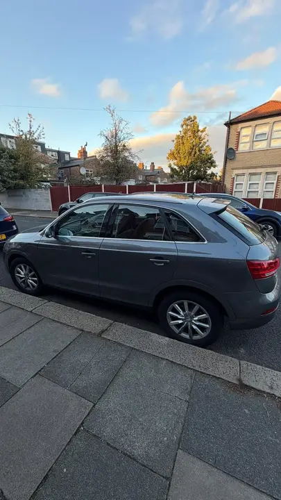 Audi Q3 2015 photo 2