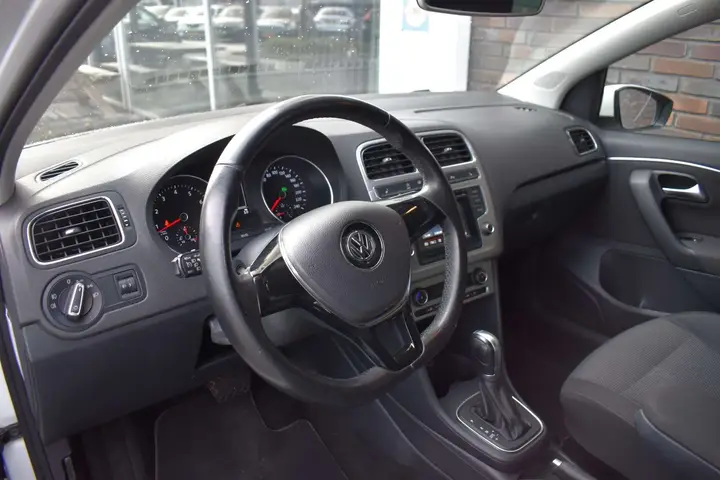 Volkswagen Polo 2014 photo 4