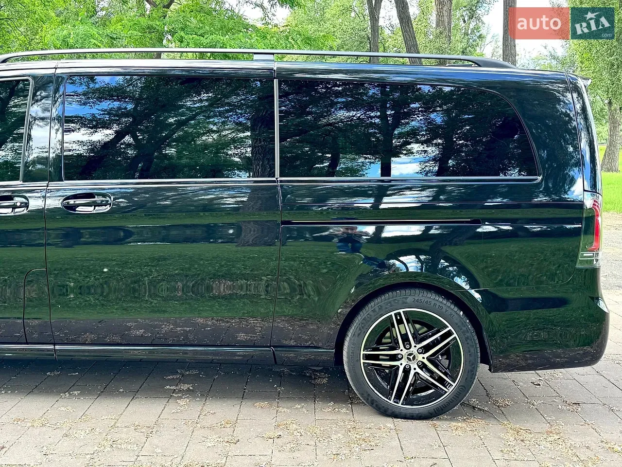 Mercedes-Benz V-Class 2025 photo 5