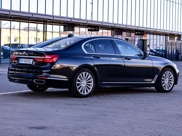 BMW Rad 7 2016 photo 4
