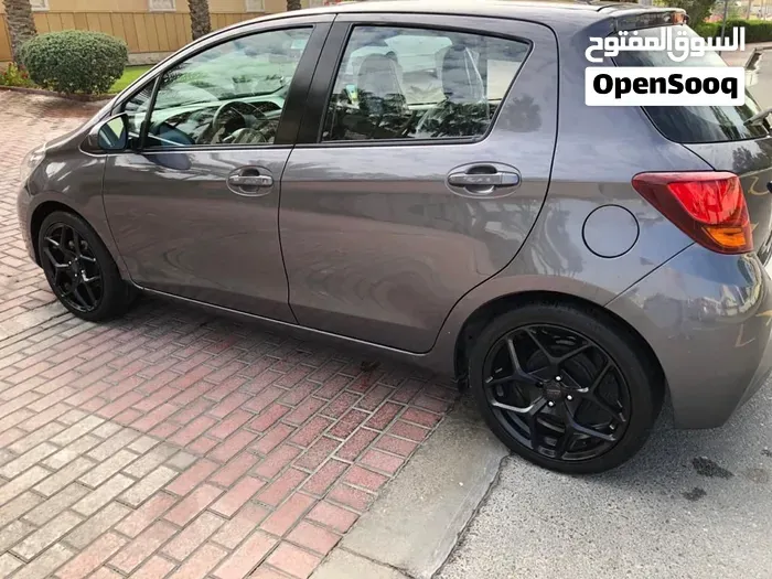 Toyota Yaris 2017 photo 2