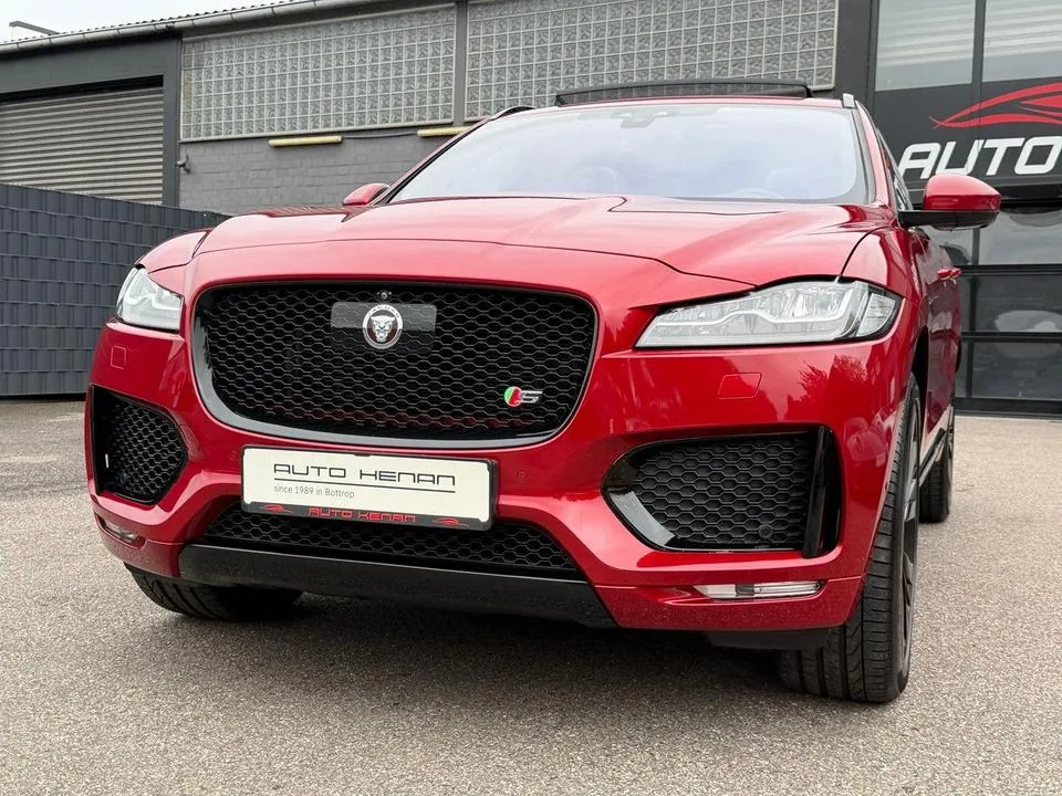 Jaguar F-Pace