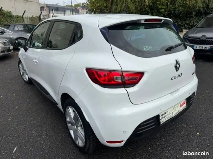 Renault Clio 2017 photo 2