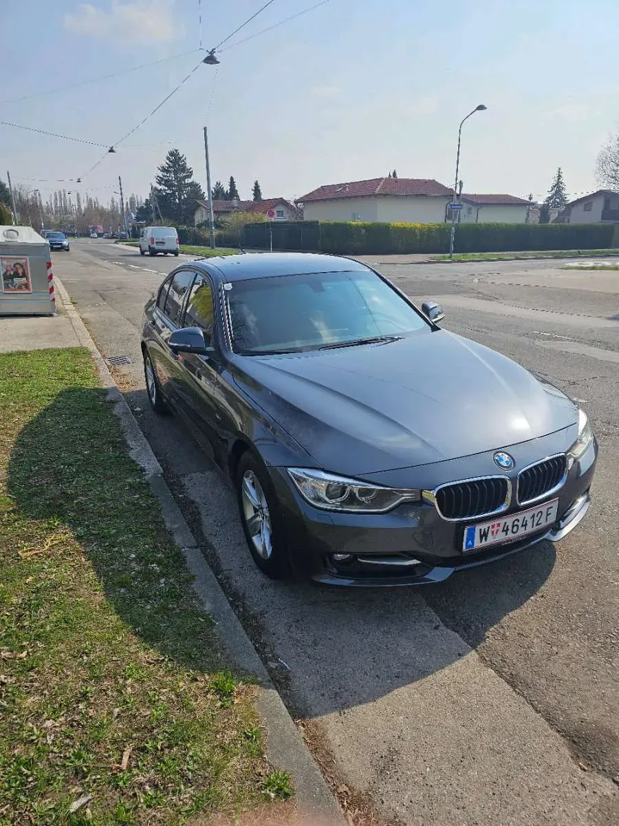 BMW 3 Series 2012 photo 3
