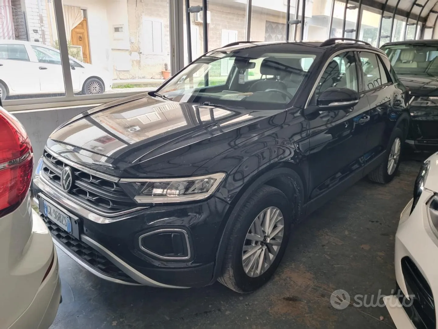 Volkswagen T-Roc 2022 photo 2