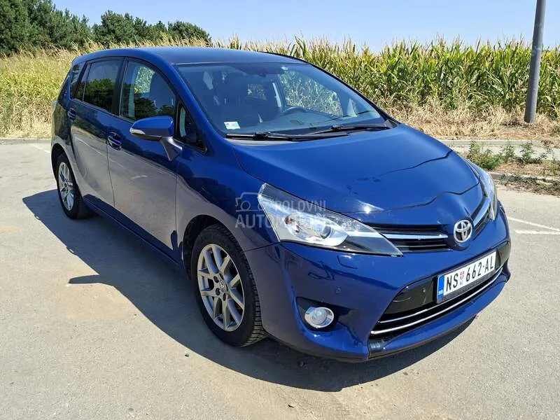 Toyota Verso 2013 photo 3