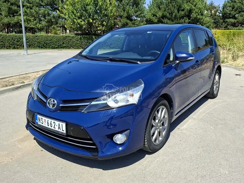 Toyota Verso 2013 photo 4