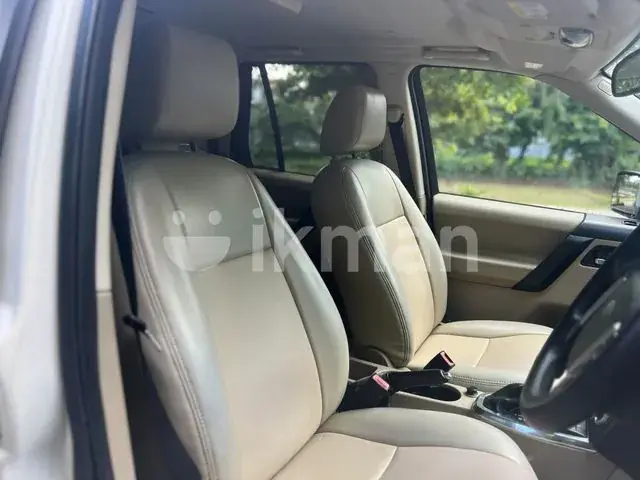 Land Rover Freelander 2012 photo 3