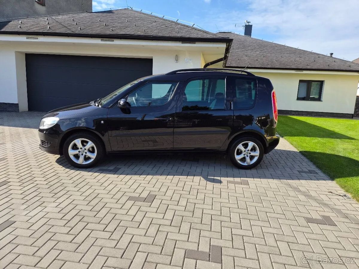 Skoda Roomster 2012 photo 2
