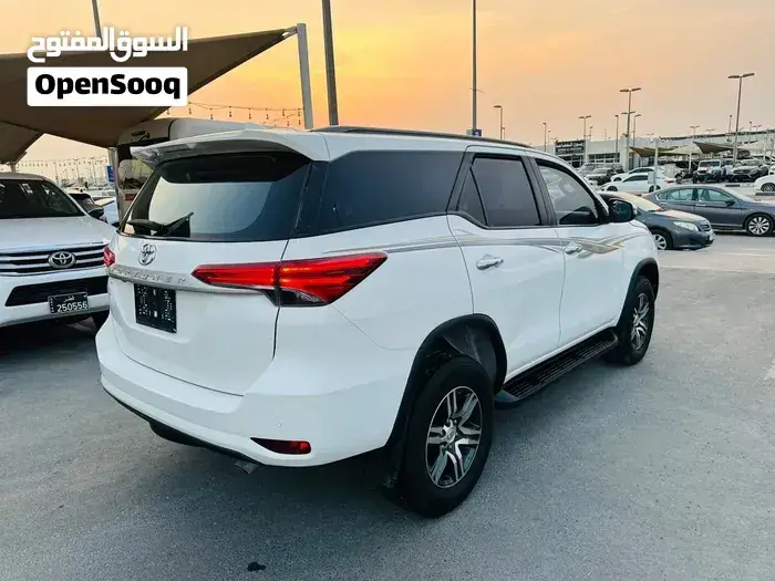 Toyota Fortuner 2023 photo 4