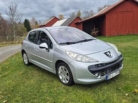 Peugeot 207 2006 photo 3