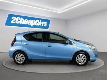 Toyota Aqua 2015 photo 5