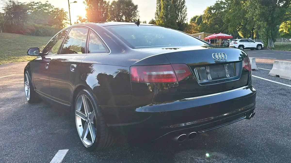 Audi A6 2010 photo 2