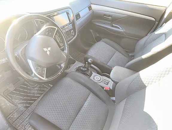 Mitsubishi Outlander 2013 photo 3