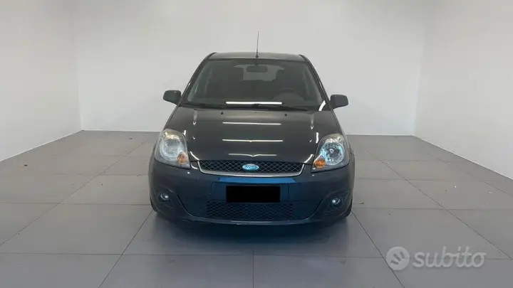 Ford Fiesta 2007 photo 2
