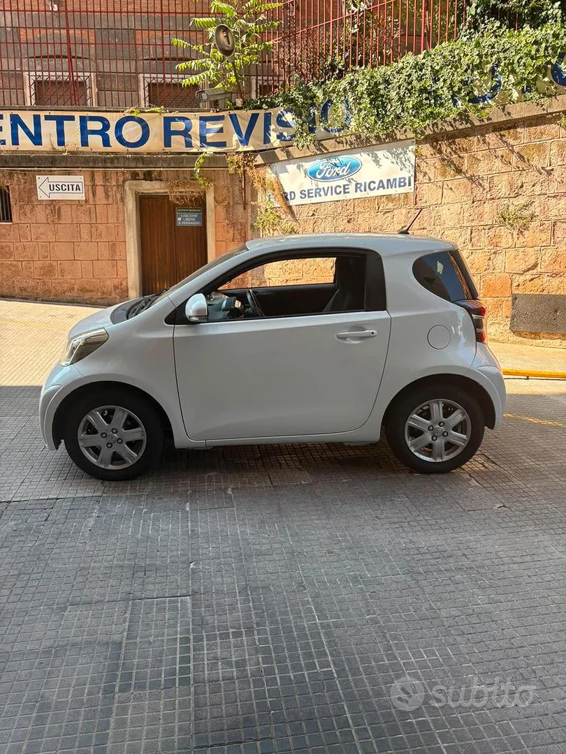 Toyota Iq 2009 photo 2