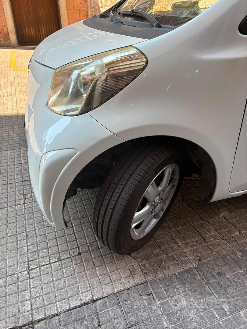 Toyota Iq 2009 photo 3