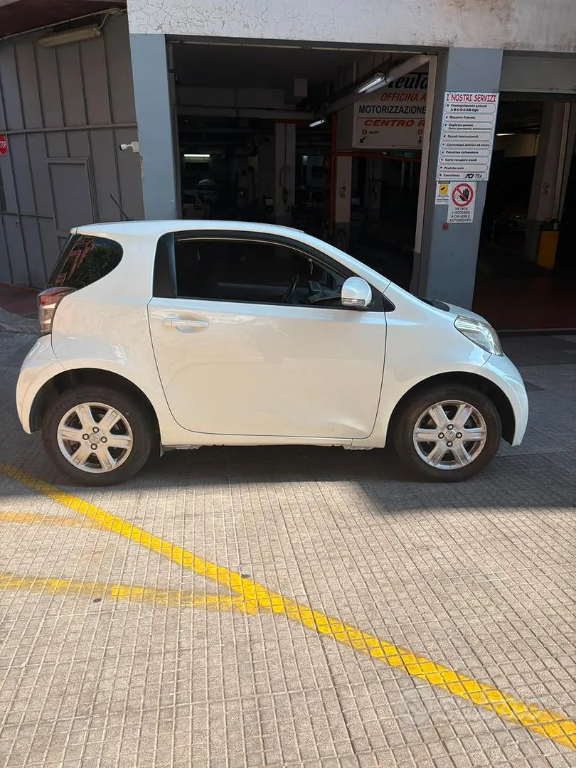 Toyota Iq 2009 photo 5