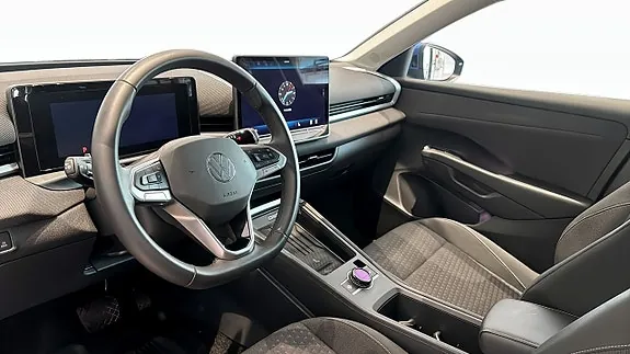 Volkswagen T-Roc 2026 photo 2