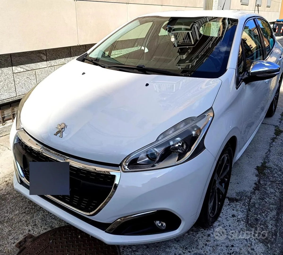 Peugeot 208 2015 photo 3