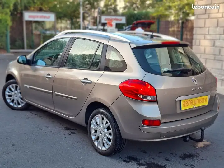 Renault Clio 2009 photo 4