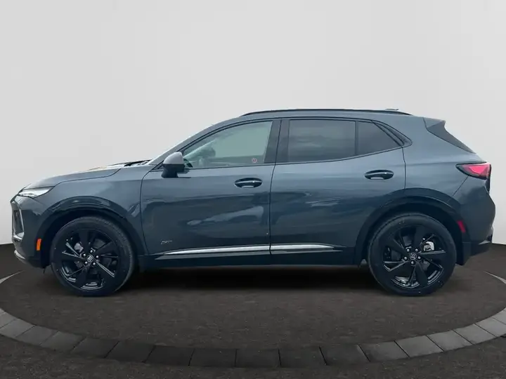 Buick Envision 2026 photo 2