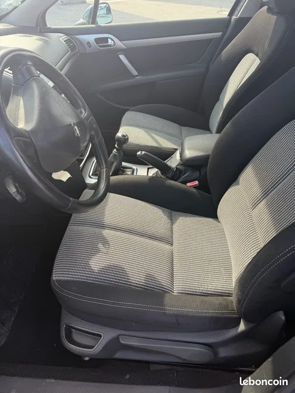 Peugeot 407 2007 photo 2