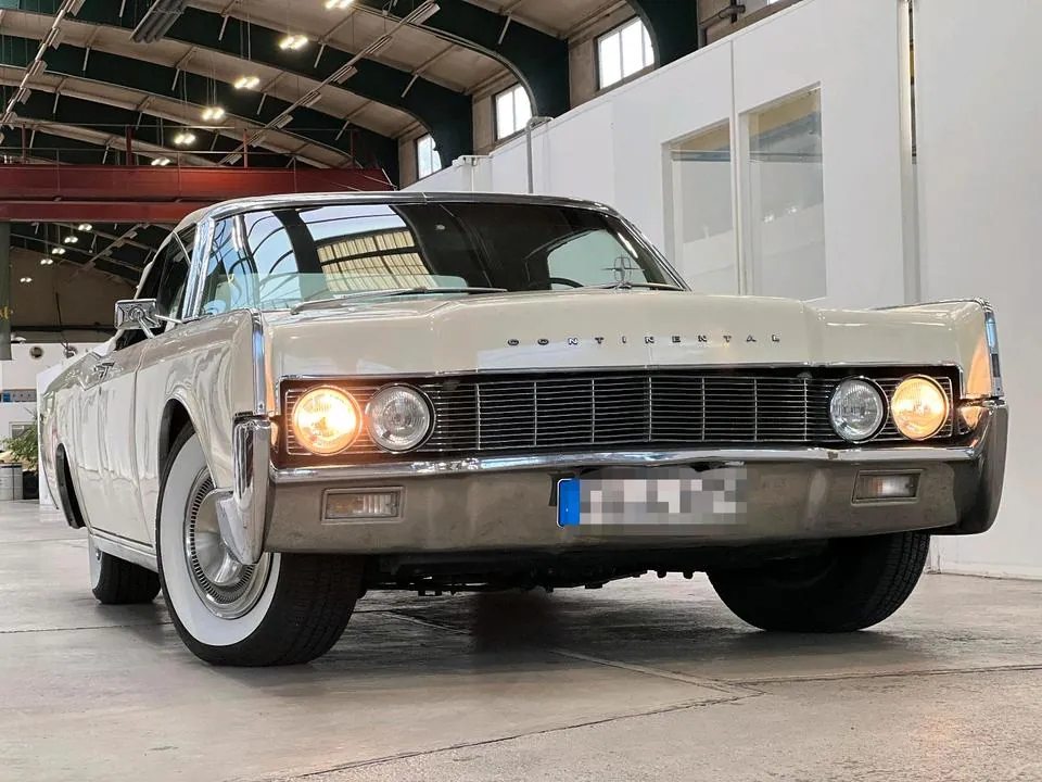 Lincoln Continental