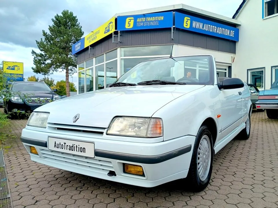 Renault 19