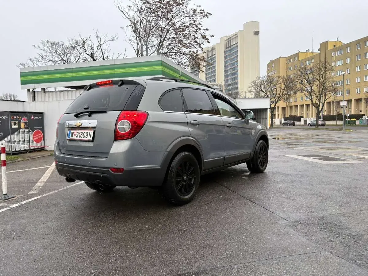 Chevrolet Captiva 2010 photo 3