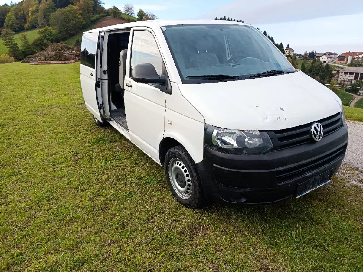Volkswagen T5 2010 photo 2