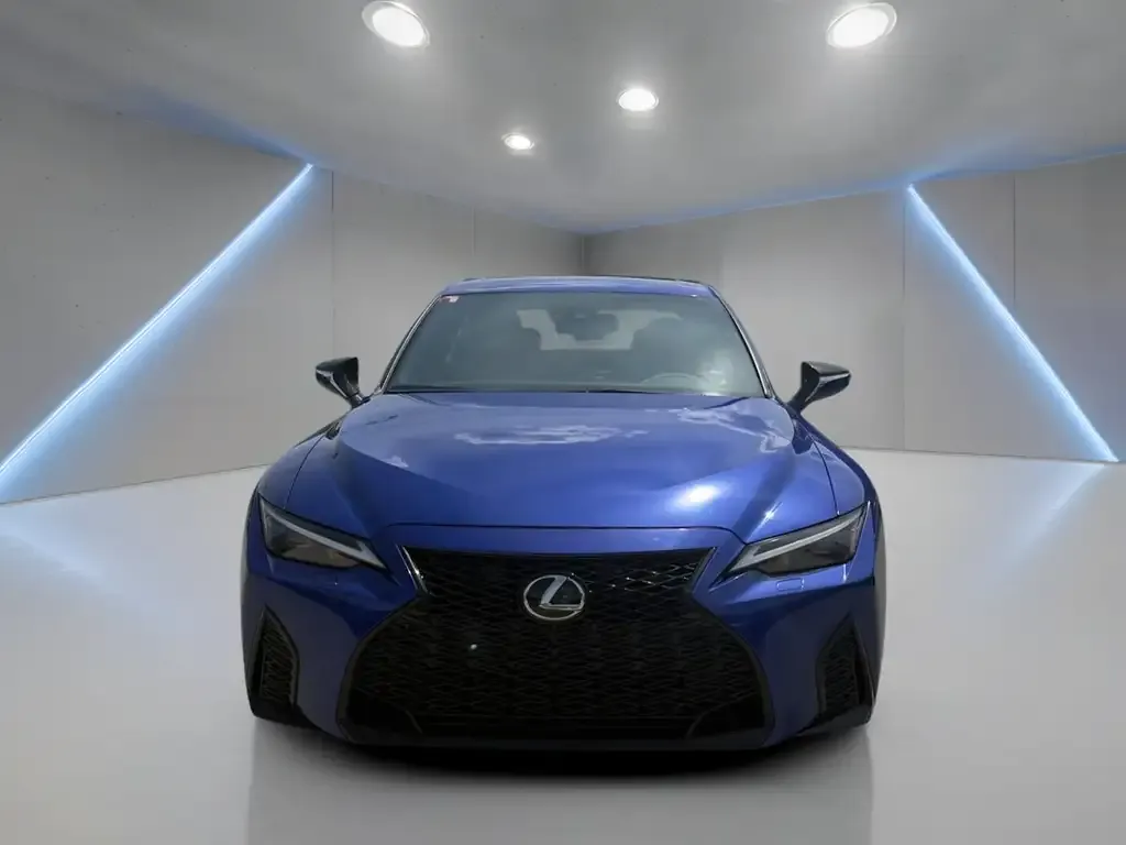 Lexus Is 350 2022 photo 2