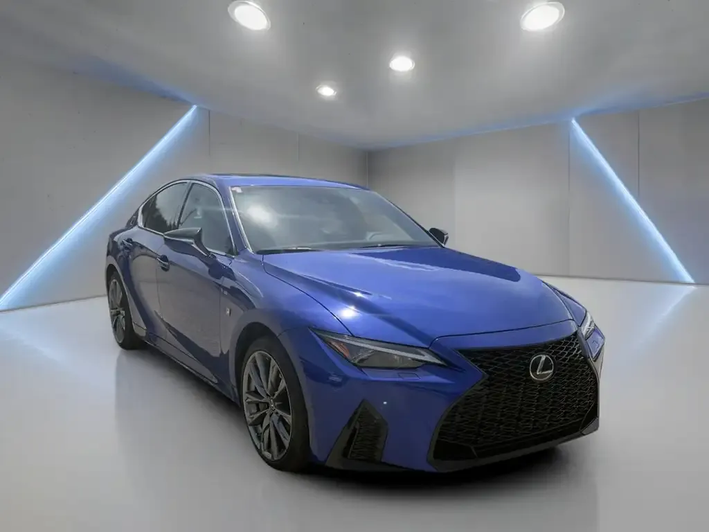 Lexus Is 350 2022 photo 3
