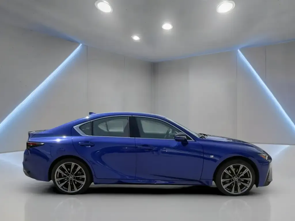 Lexus Is 350 2022 photo 4