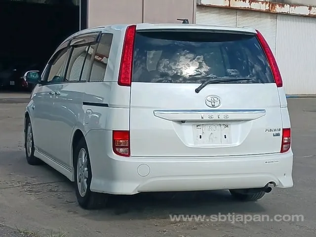 Toyota Isis 2010 photo 5