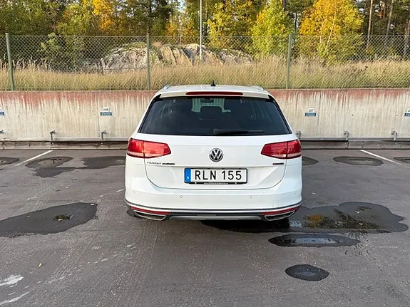 Volkswagen Passat Alltrack 2018 photo 2