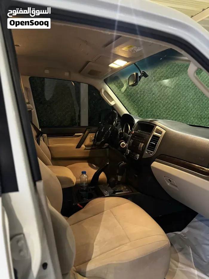 Mitsubishi Pajero 2015 photo 2