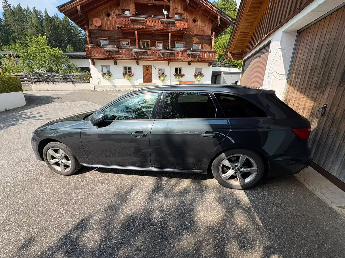 Audi A4 2020 photo 2