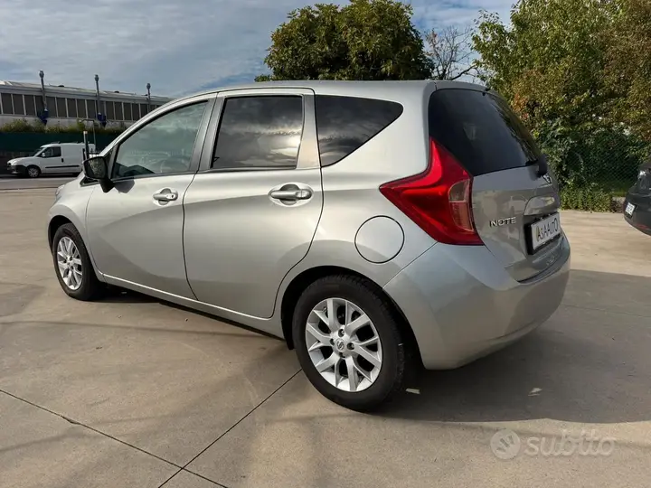 Nissan Note 2013 photo 4