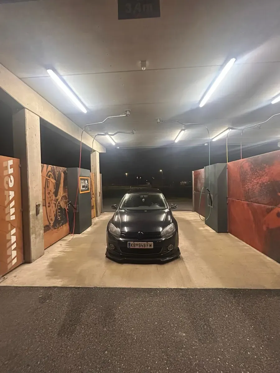 Volkswagen Golf 2011 photo 3
