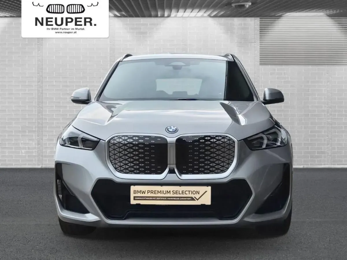 BMW Ix1 2026 photo 2