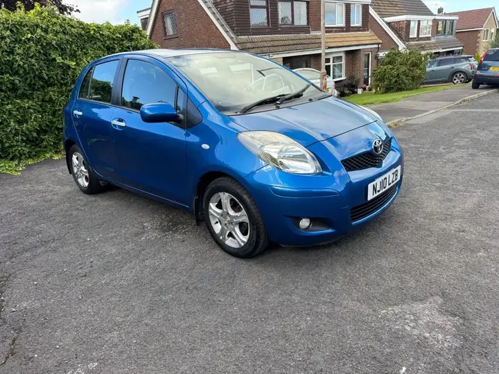 Toyota Yaris 2010 photo 4
