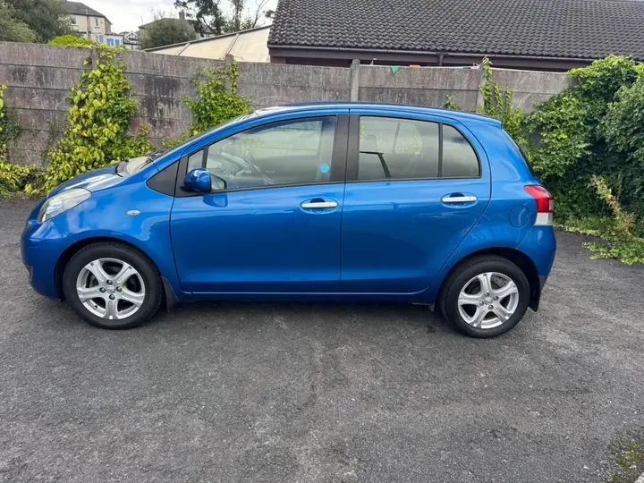 Toyota Yaris 2010 photo 3