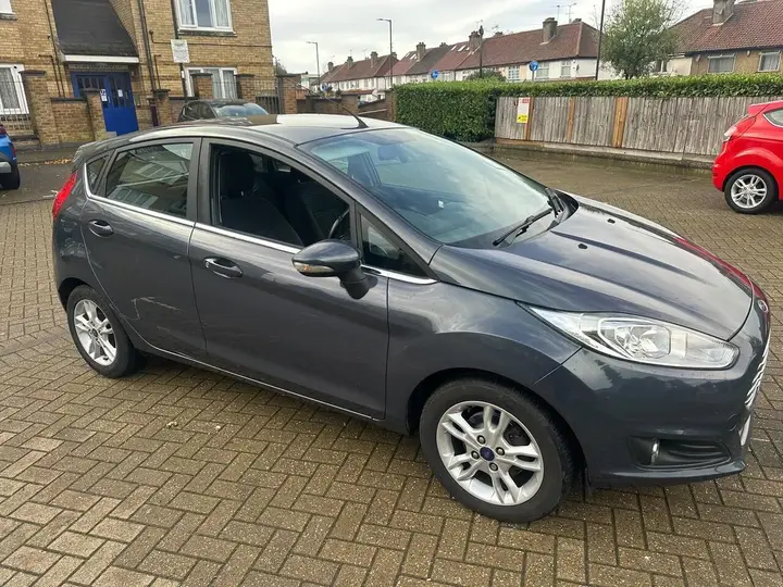 Ford Fiesta 2014 photo 4