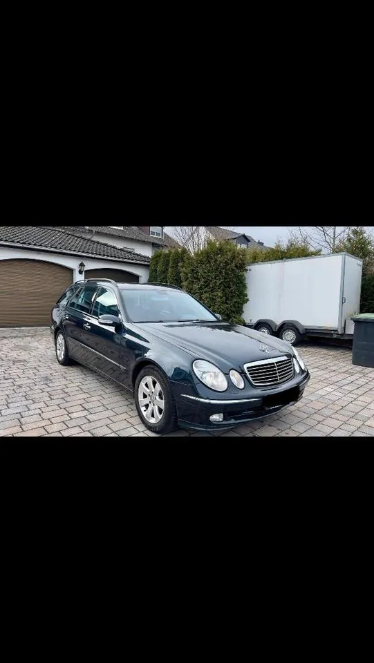Mercedes-Benz W211