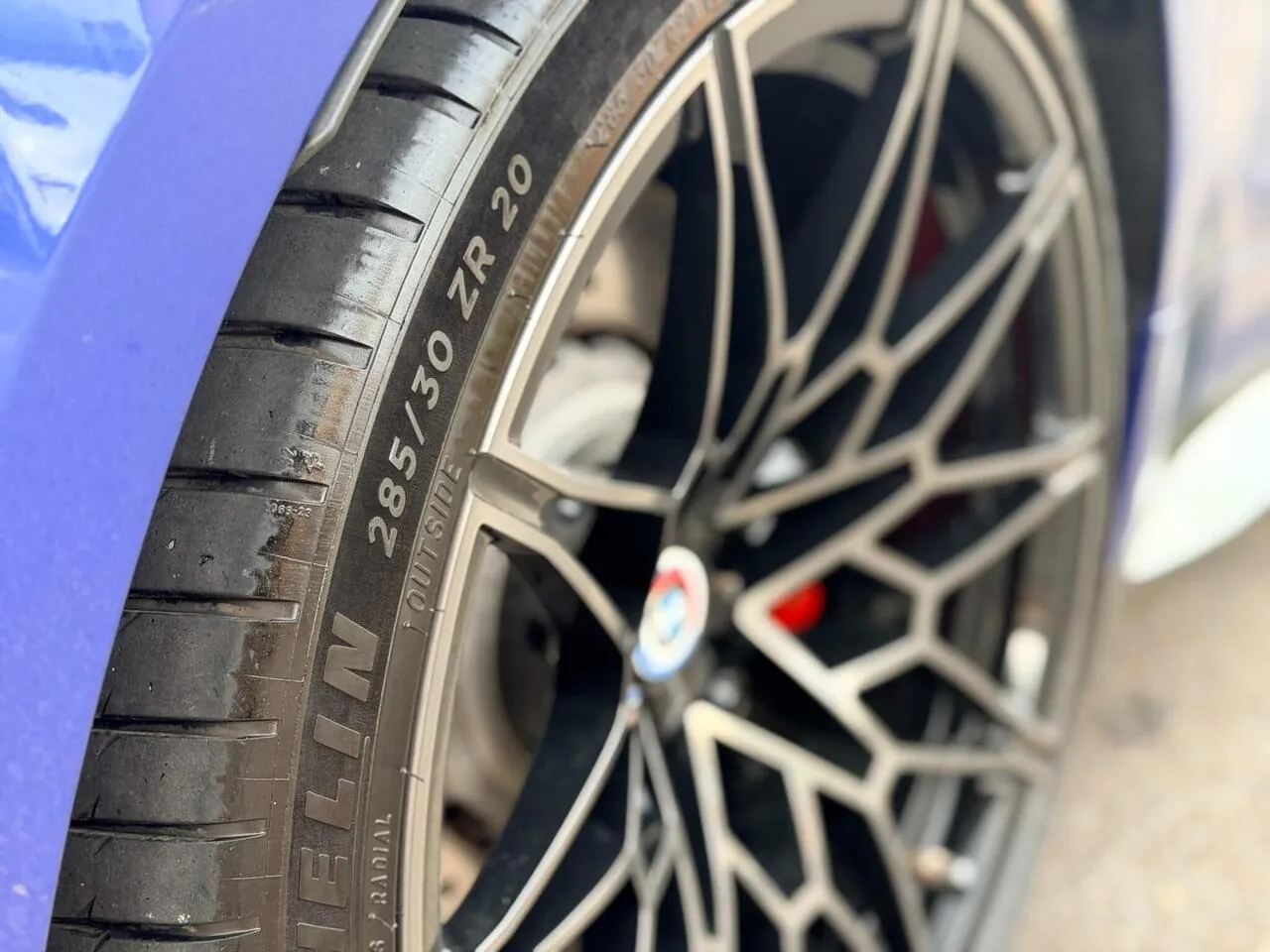 BMW M4 2022 photo 4