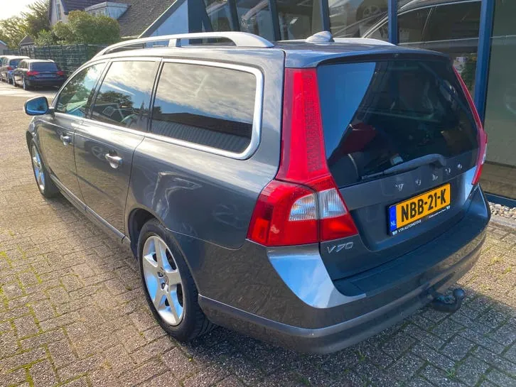 Volvo V70 2007 photo 2