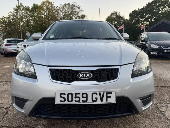 Kia Rio 2010 photo 2