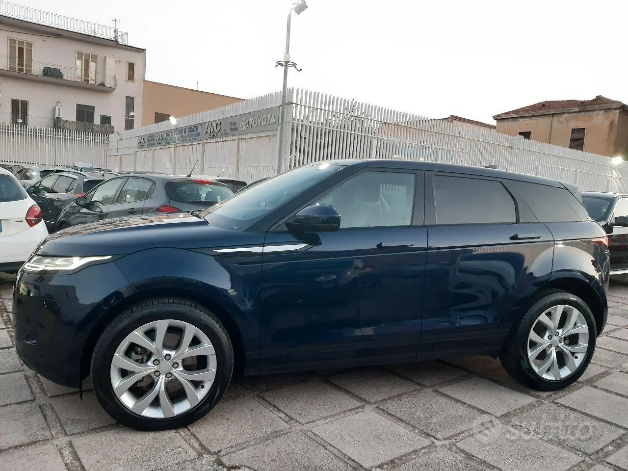 Land Rover Range Rover Evoque 2022 photo 2