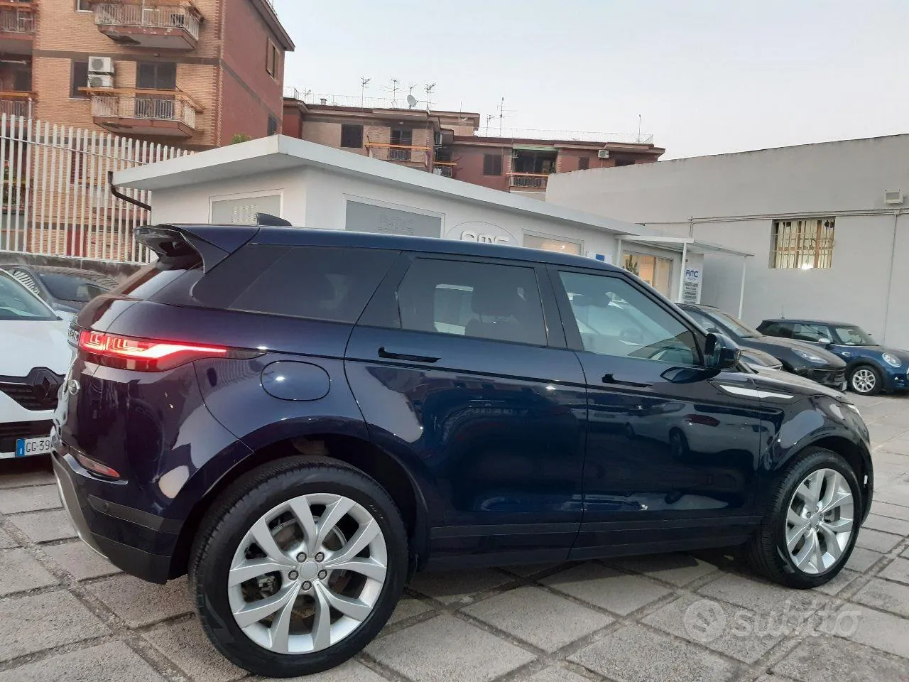 Land Rover Range Rover Evoque 2022 photo 3